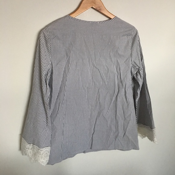 Bell Sleeve Blouse Sz M - Picture 2 of 6